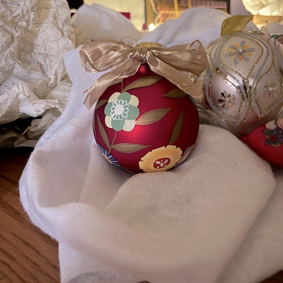 Vintage Dillard’s Trimmings Floral Ornament with Gold Ribbon - Picture 2 of 2